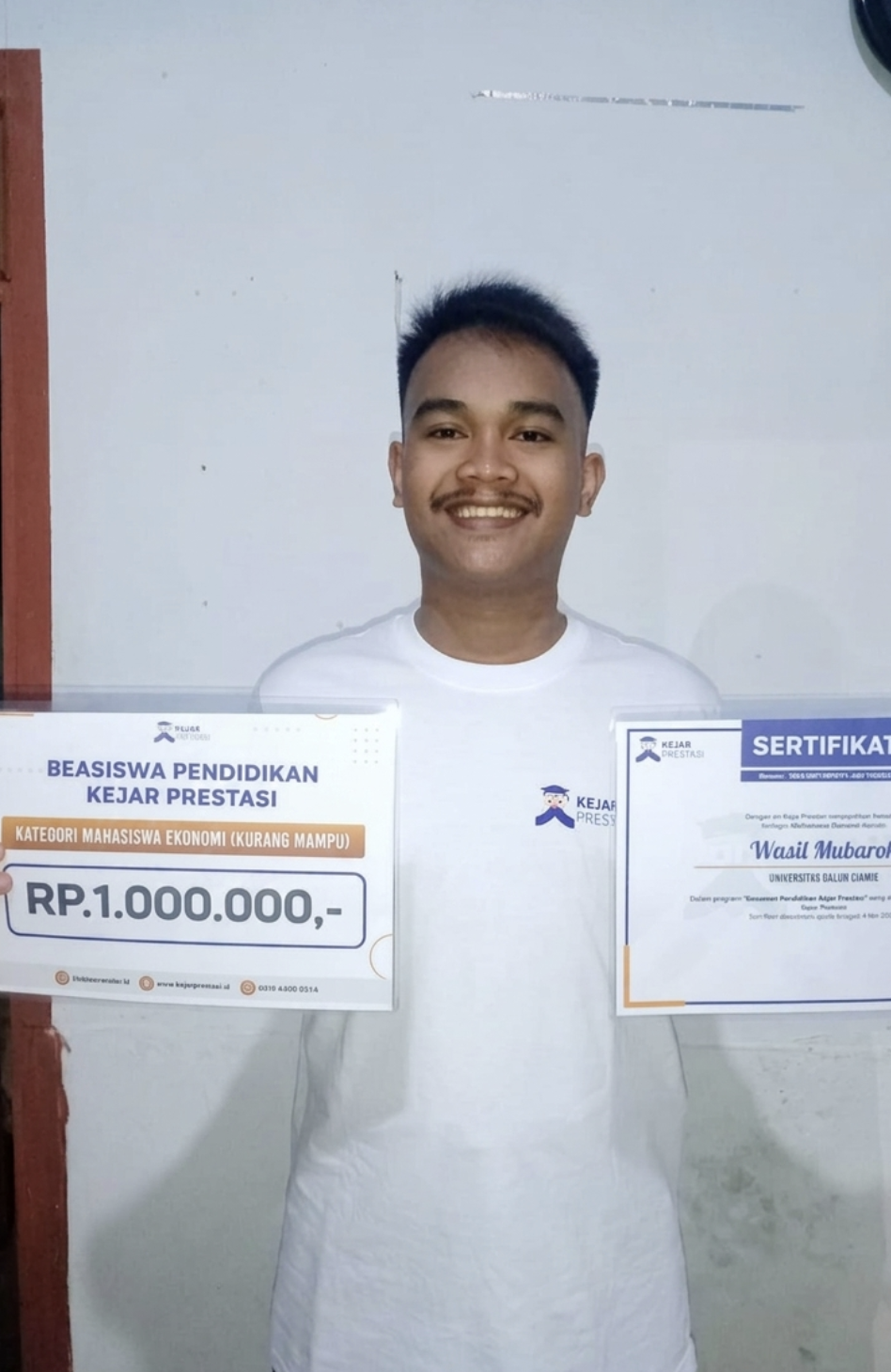Penerima beasiswa: Wasil Mubarok